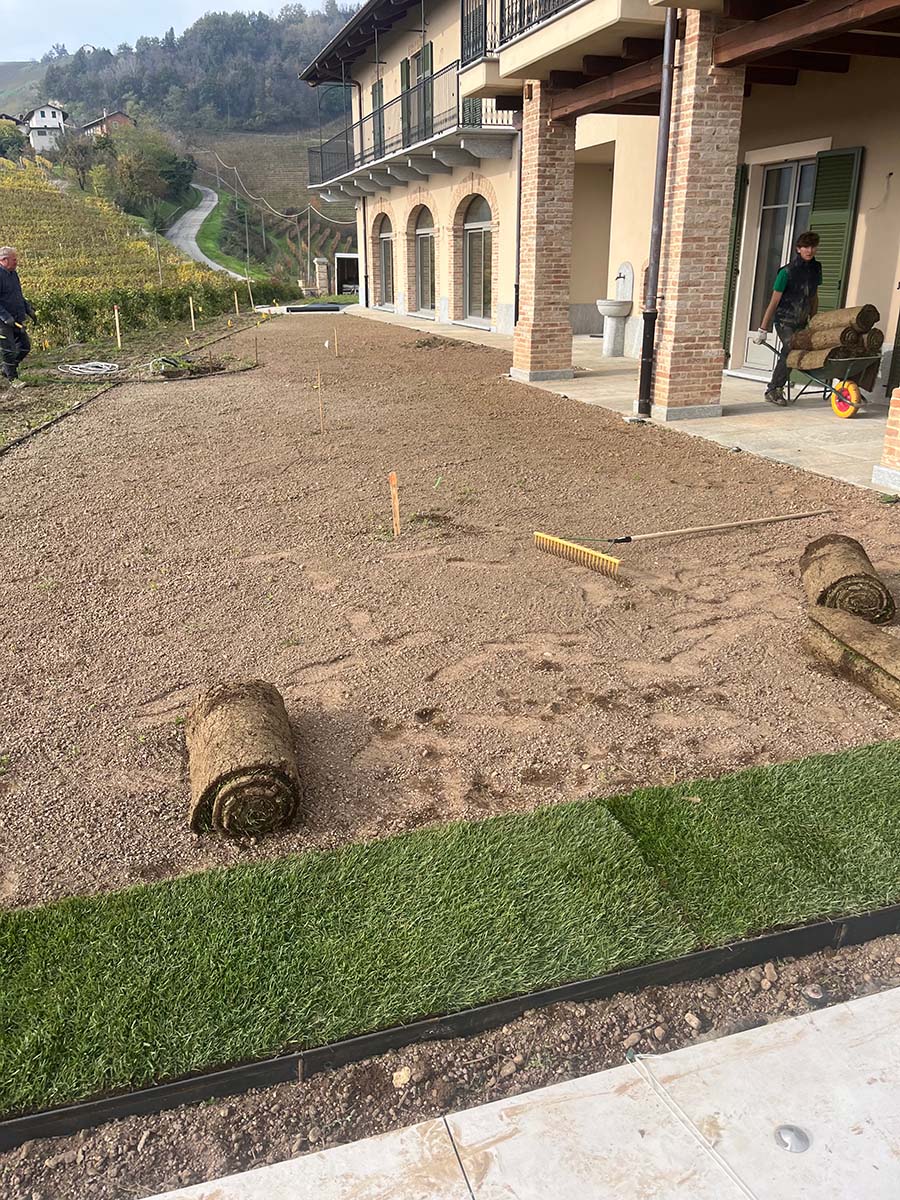 Preparazione Giardino prato in rotoli - Monforte