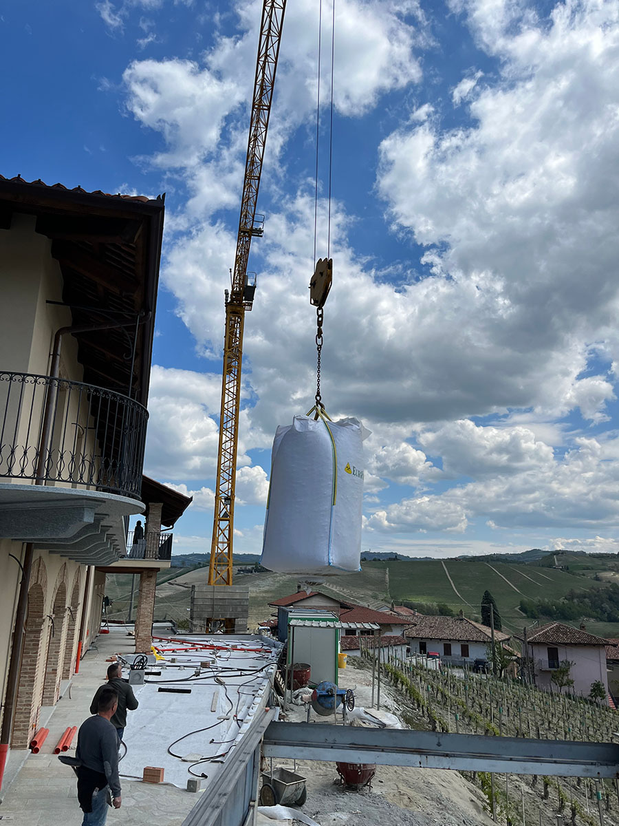 Preparazione Giardino scarico perlite - Monforte