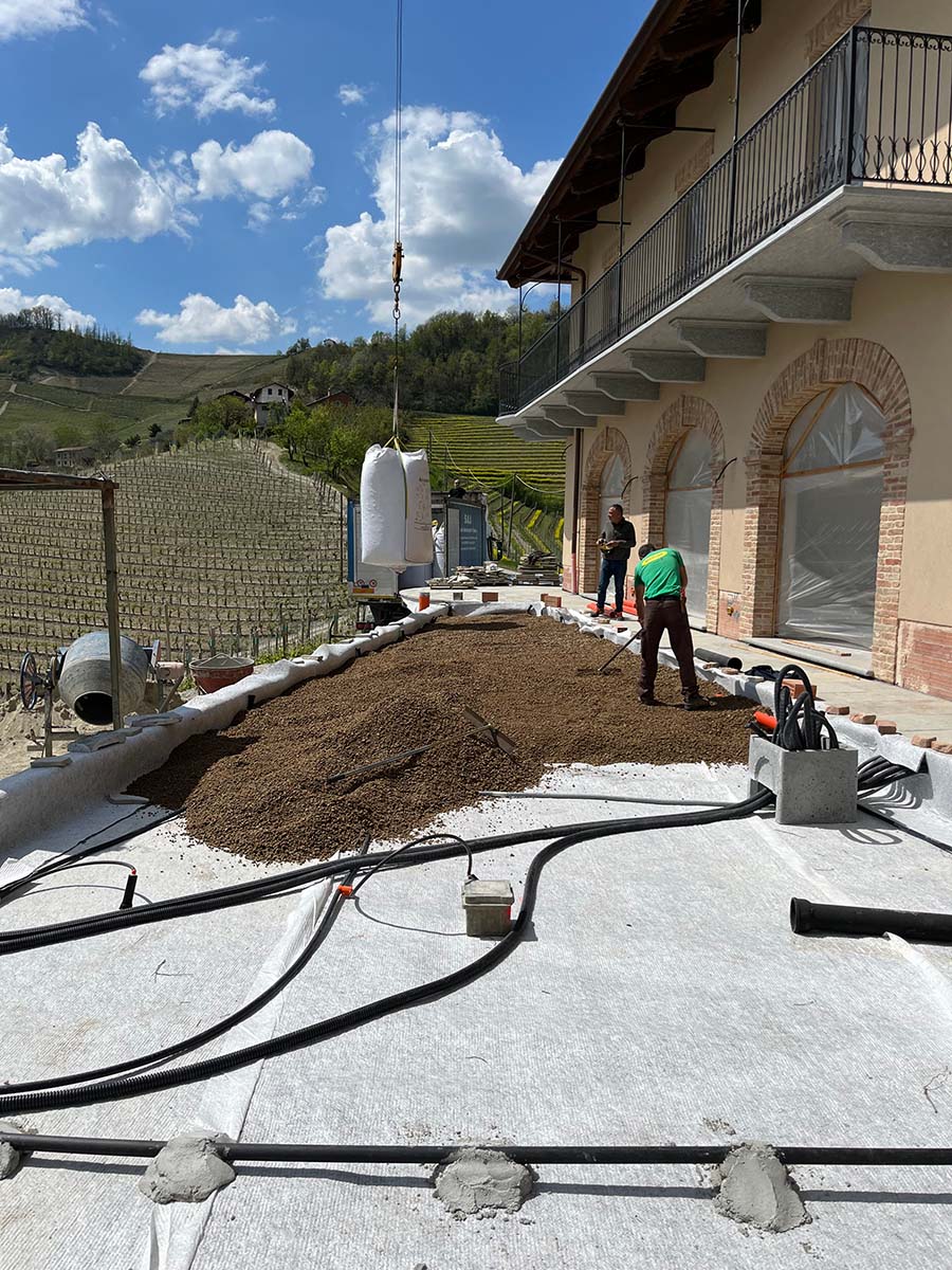 Preparazione Giardino stesura perlite - Monforte
