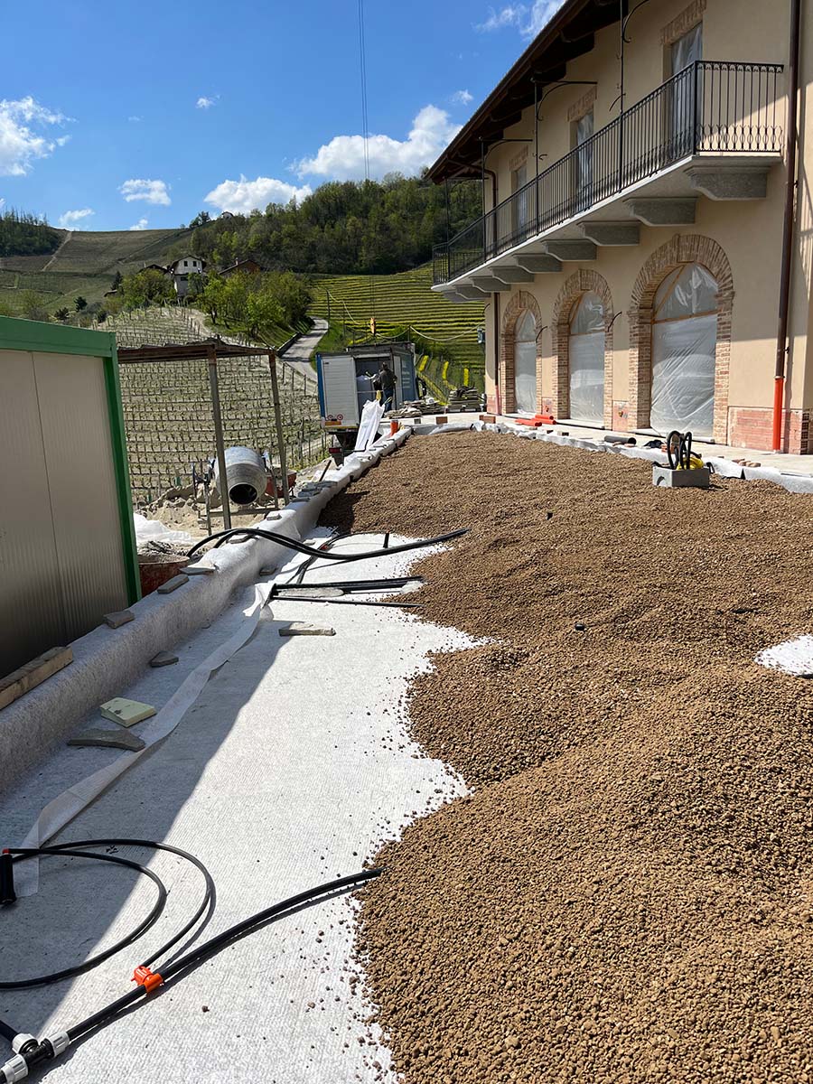 Preparazione Giardino stesura perlite - Monforte