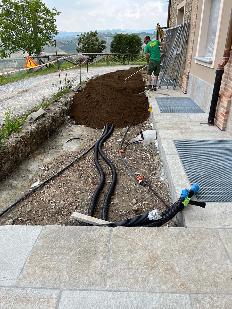 Preparazione Giardino stesura terriccio - Monforte